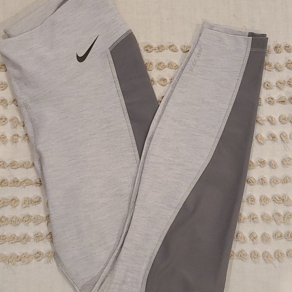 Nike leggings
